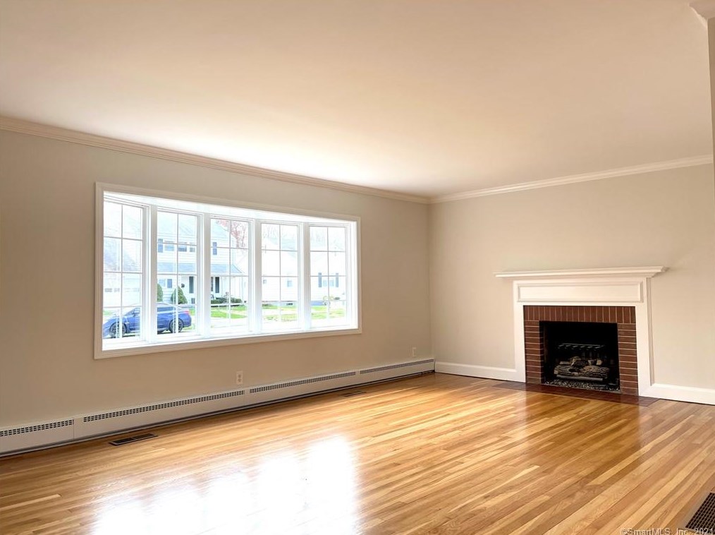 816 Riverton Ter, Stratford CT  06614-3348 exterior