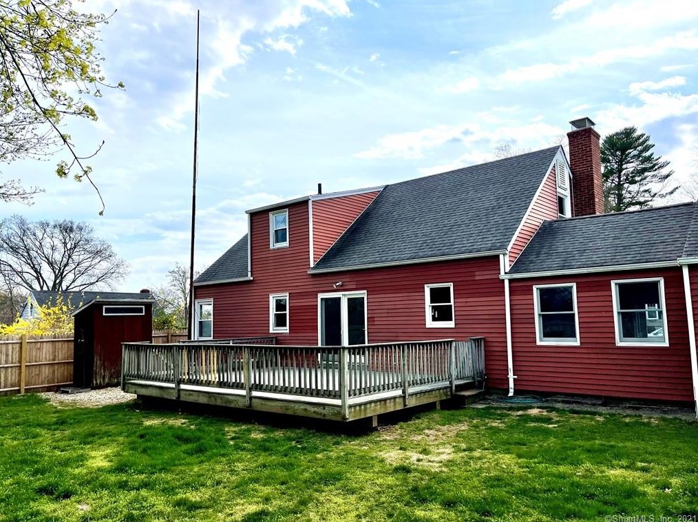 816 Riverton Ter, Stratford CT  06614-3348 exterior