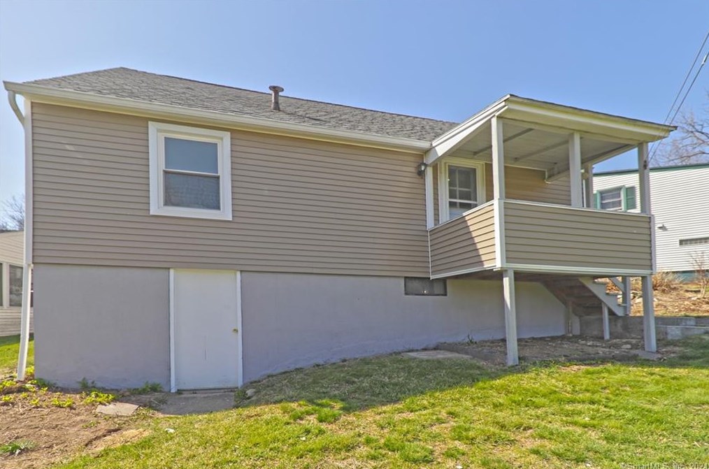 19 Pearl Rd, Union City CT  06770-3713 exterior