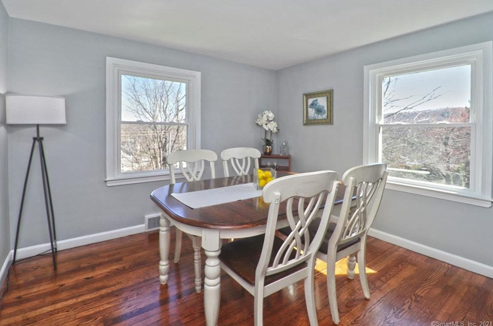 19 Pearl Rd, Union City CT  06770-3713 exterior