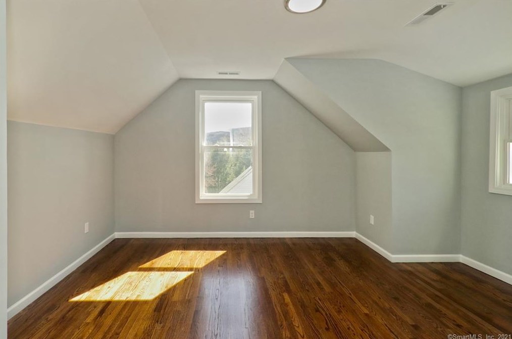 19 Pearl Rd, Union City CT  06770-3713 exterior