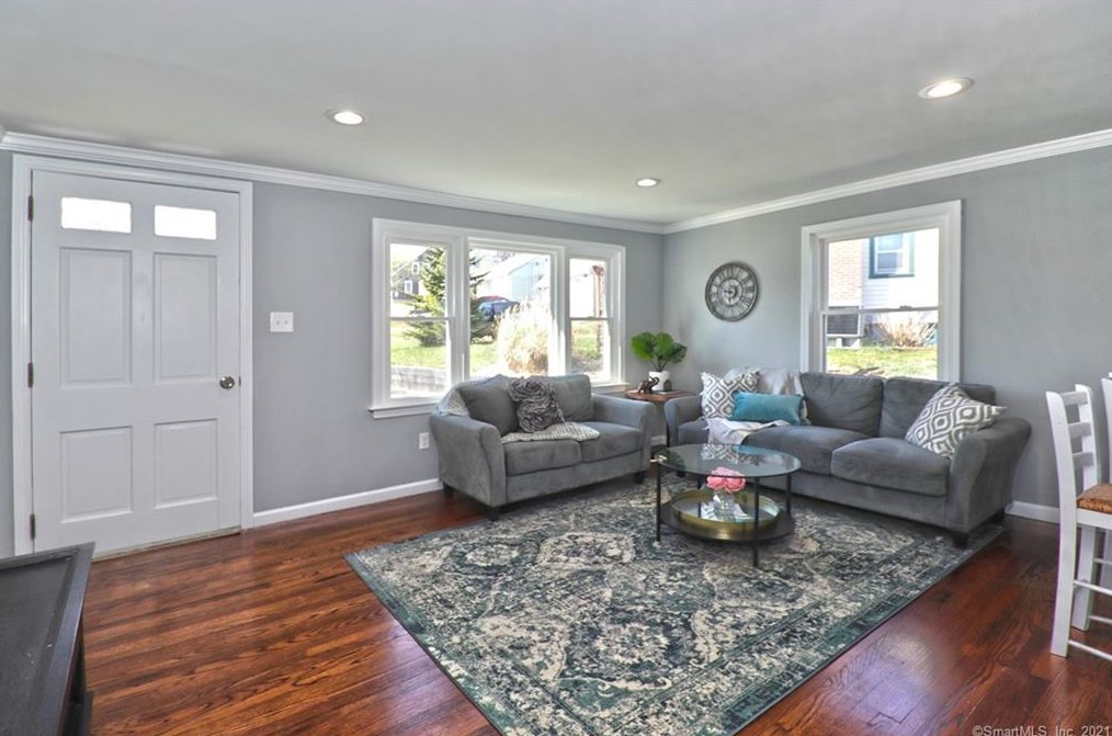 19 Pearl Rd, Union City CT  06770-3713 exterior