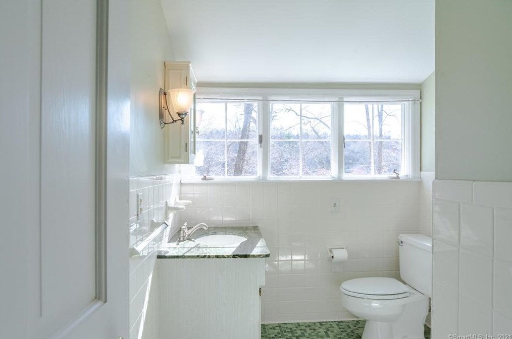 43 Chalburn Rd, West Redding CT  06896-1830 exterior