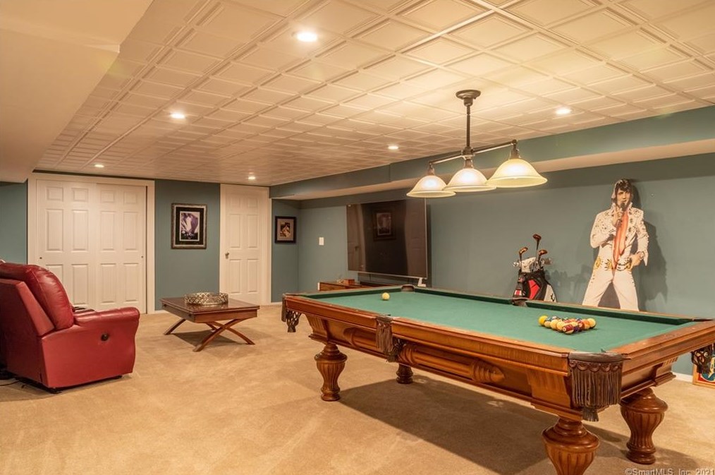 43 Chalburn Rd, West Redding CT  06896-1830 exterior