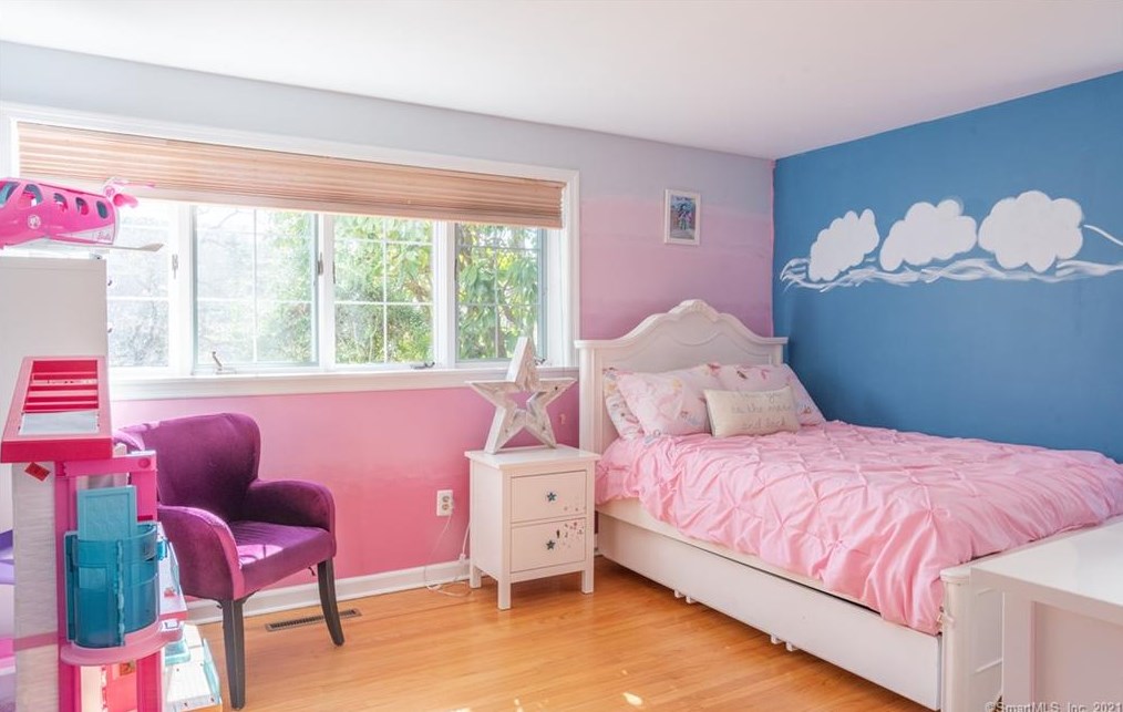 43 Chalburn Rd, West Redding CT  06896-1830 exterior