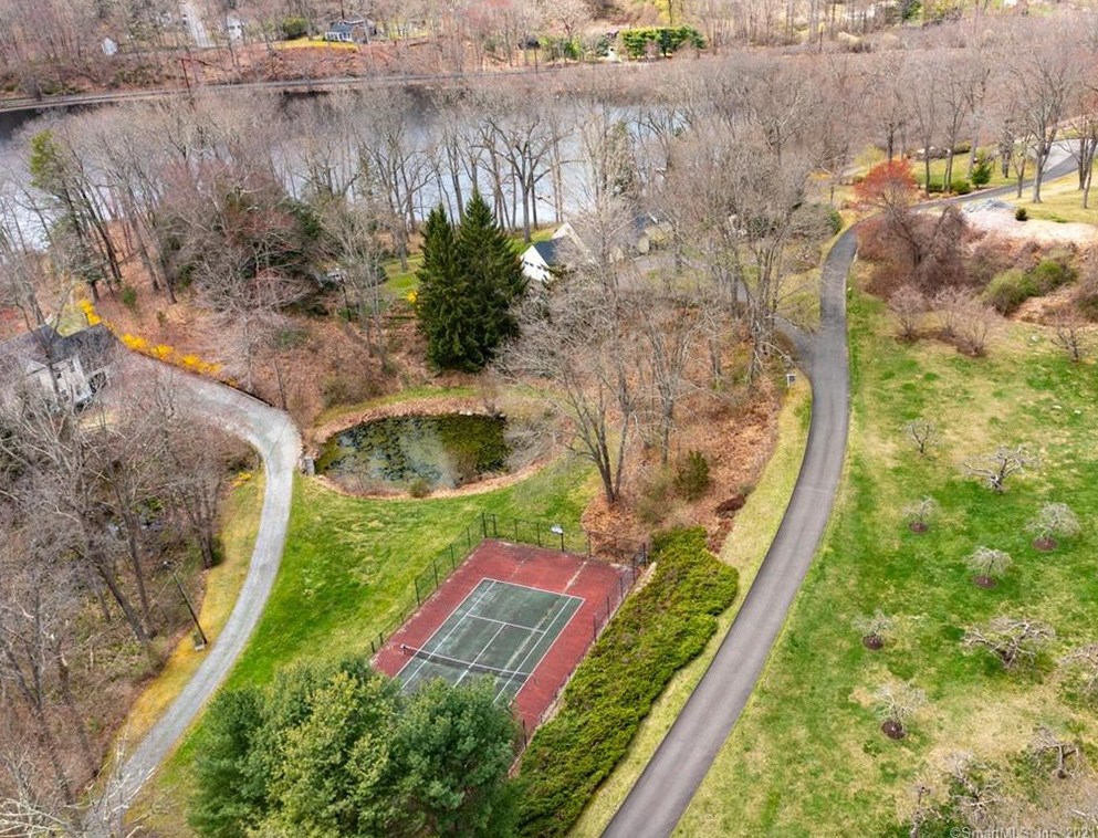 43 Chalburn Rd, West Redding CT  06896-1830 exterior