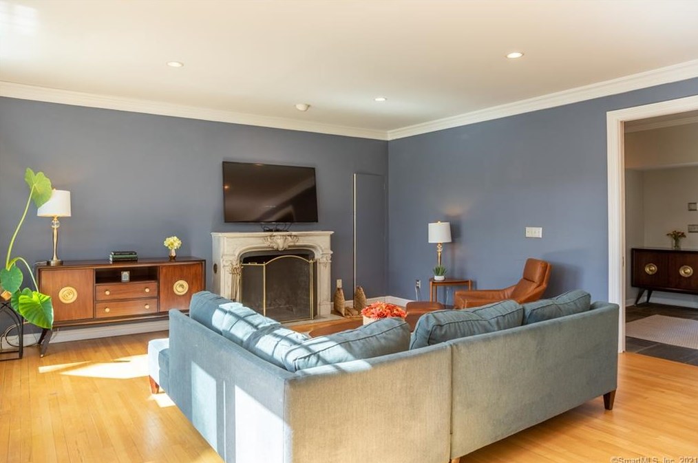 43 Chalburn Rd, West Redding CT  06896-1830 exterior