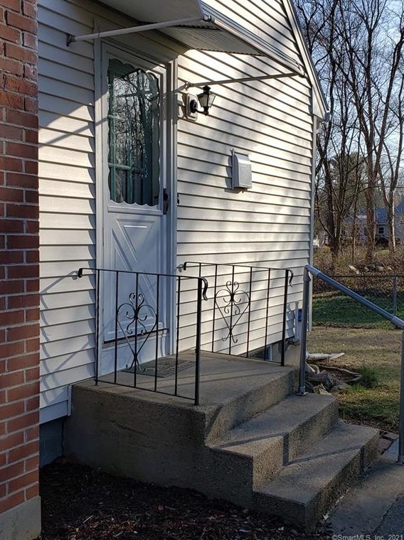 75 Dogwood Ln, Mystic CT  06355-1040 exterior