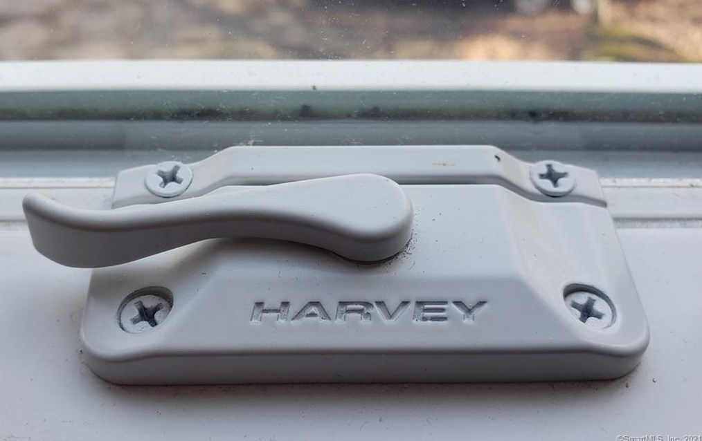 75 Dogwood Ln, Mystic CT  06355-1040 exterior