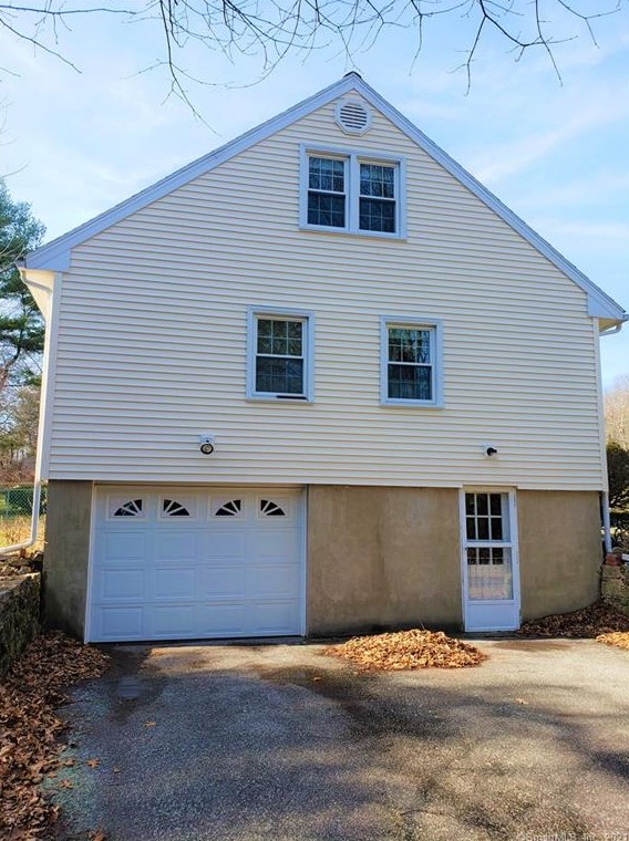 75 Dogwood Ln, Mystic CT  06355-1040 exterior