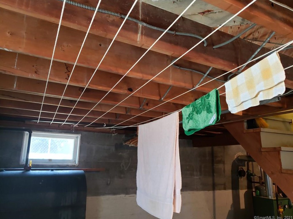 75 Dogwood Ln, Mystic CT  06355-1040 exterior