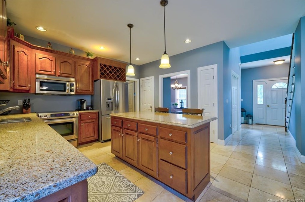 151 Losaw Rd, Winsted CT  06098-4127 exterior