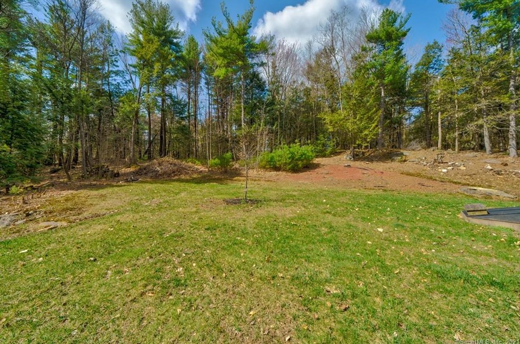 151 Losaw Rd, Winsted CT  06098-4127 exterior
