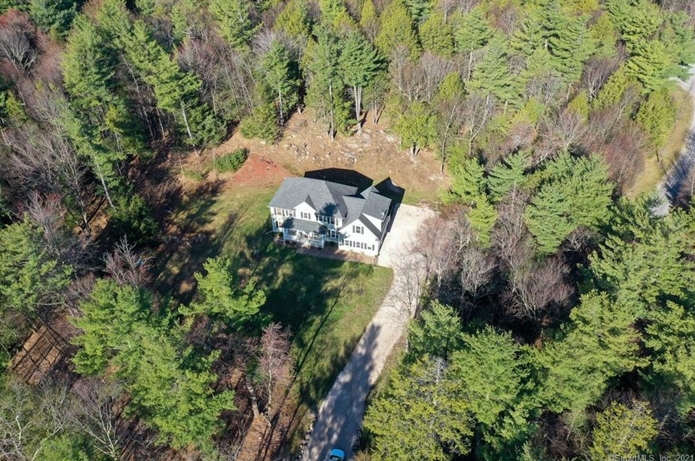 151 Losaw Rd, Winsted CT  06098-4127 exterior
