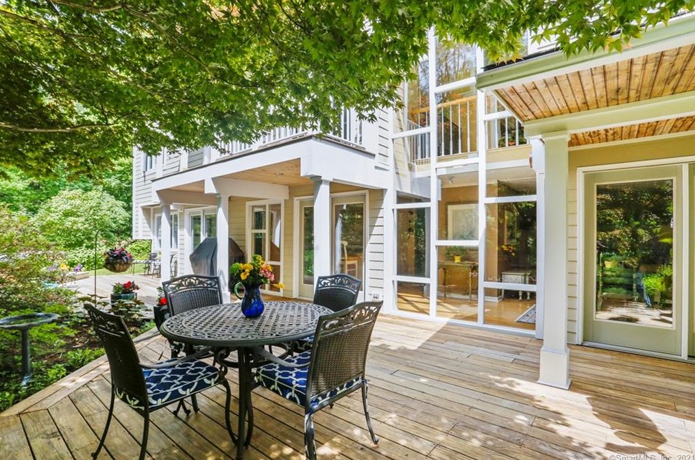 13 Windaway Rd, Bethel, CT 06801