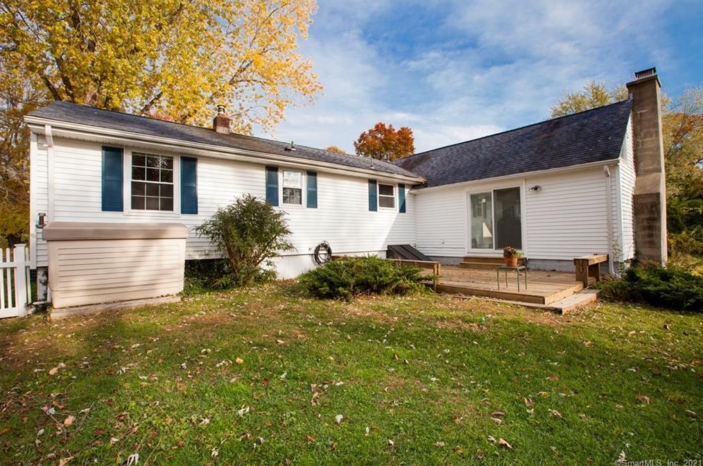 3 Joyce St, Guilford CT  06437-2921 exterior