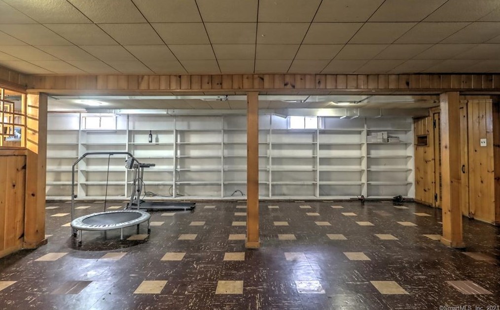 454 Ridge Rd, Orange CT  06477-2828 exterior