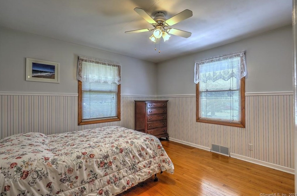 454 Ridge Rd, Orange CT  06477-2828 exterior