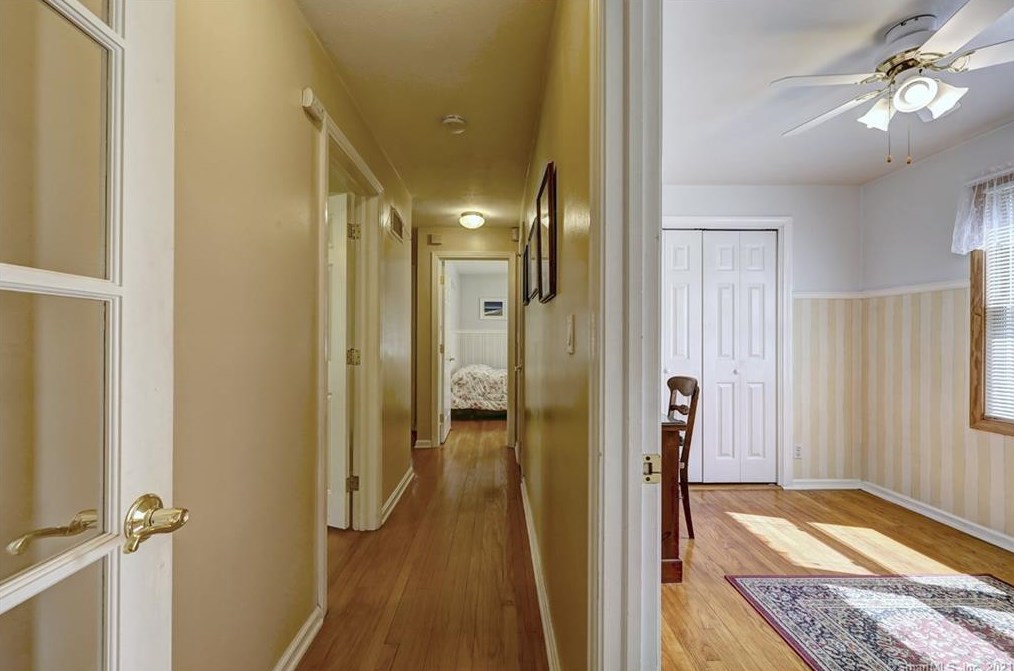 454 Ridge Rd, Orange CT  06477-2828 exterior