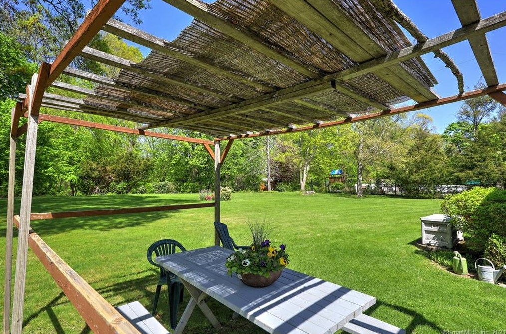 454 Ridge Rd, Orange CT  06477-2828 exterior