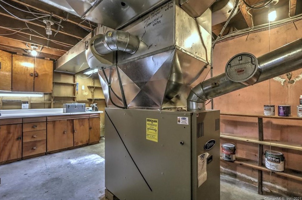 454 Ridge Rd, Orange CT  06477-2828 exterior