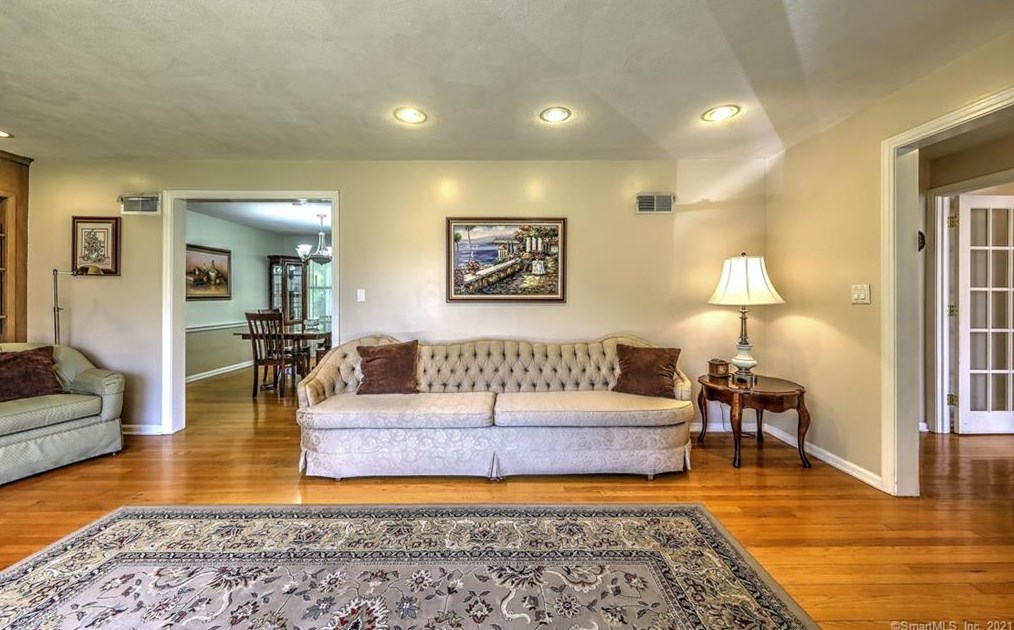 454 Ridge Rd, Orange CT  06477-2828 exterior