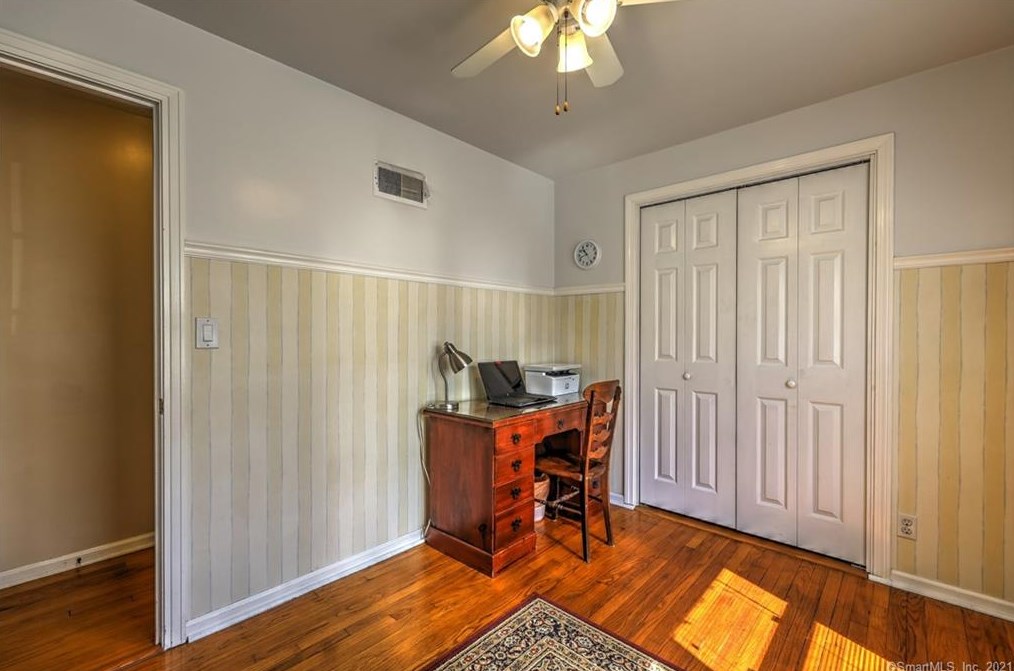 454 Ridge Rd, Orange CT  06477-2828 exterior