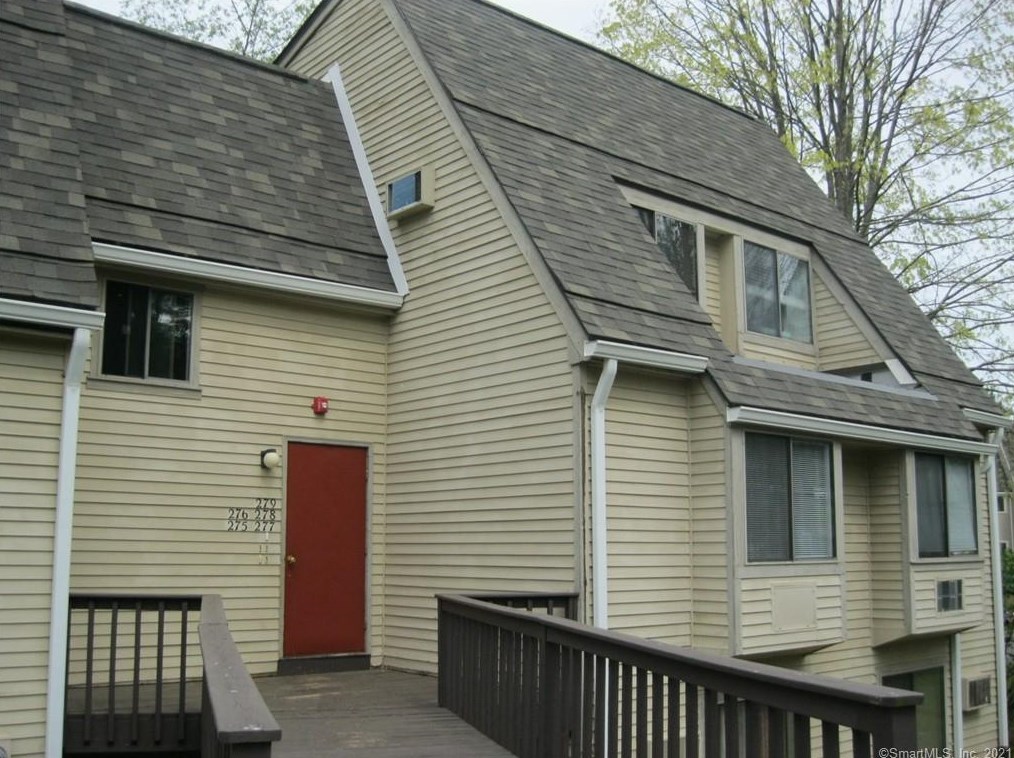 560 Yale Ave, Meriden CT  06450-8177 exterior