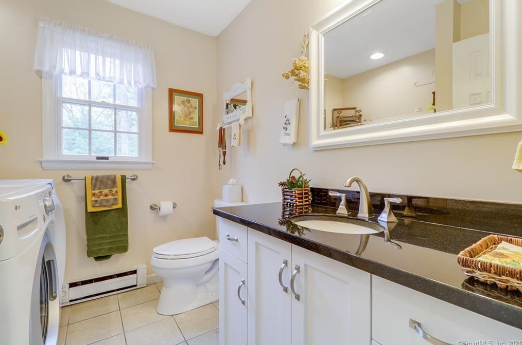 48 Forest Ln, Collinsville CT  06019-2603 exterior