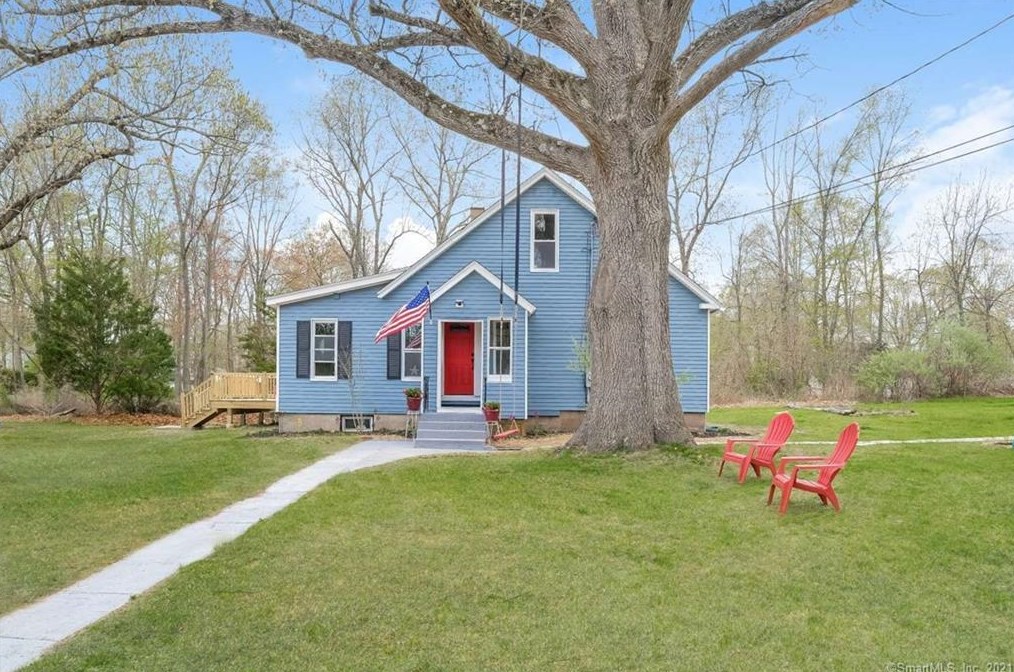 201 Elm Hill Rd, Vernon CT  06066-5213 exterior