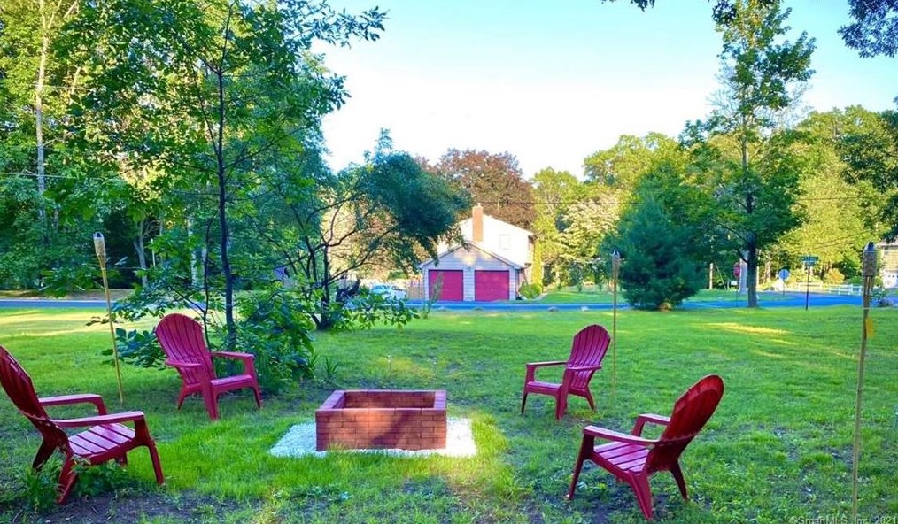 201 Elm Hill Rd, Vernon CT  06066-5213 exterior