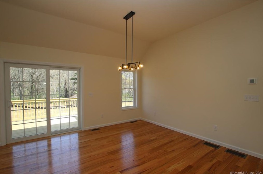 4 Saw Mill Rd, Danbury CT  06810-5141 exterior