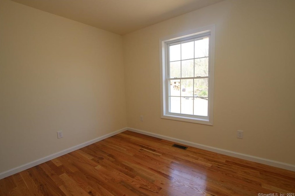 4 Saw Mill Rd, Danbury CT  06810-5141 exterior