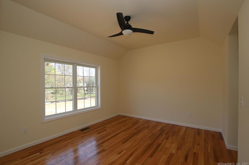 4 Saw Mill Rd, Danbury CT  06810-5141 exterior