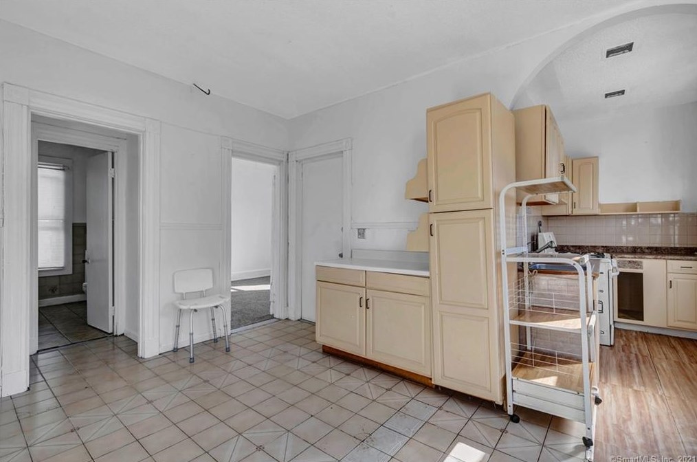 137 Blatchley Ave, New Haven CT 06513-3508 exterior