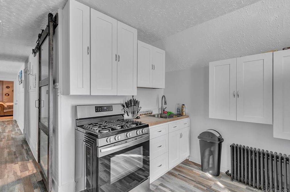 137 Blatchley Ave, New Haven CT 06513-3508 exterior