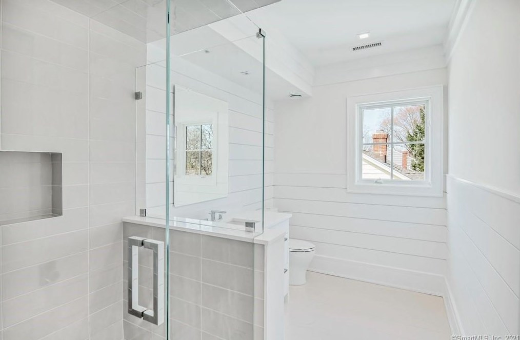 11 Anthony Pl, Riverside CT  06878-1611 exterior