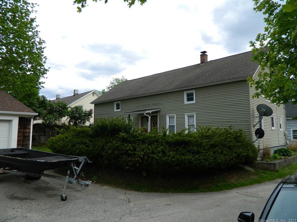 8 Church St, Killingly, CT 06241