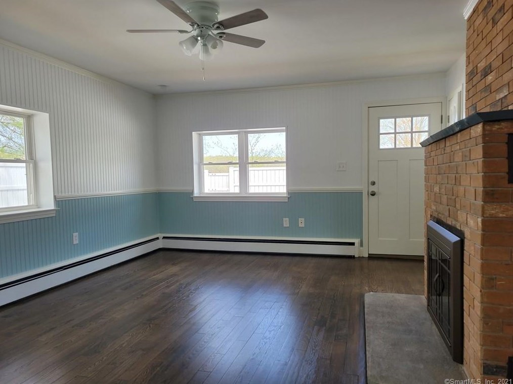 18 Elm St, Clinton CT  06413-2236 exterior