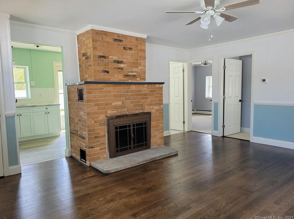 18 Elm St, Clinton CT  06413-2236 exterior