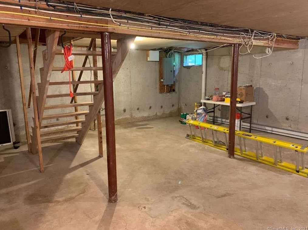 100 Forest St, New Haven CT  06518-2811 exterior