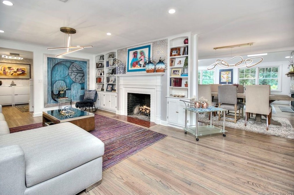 5 Iris Ln, Westport CT  06880-5325 exterior