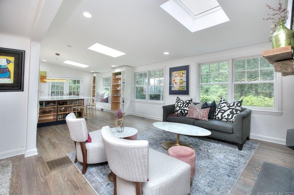 5 Iris Ln, Westport CT  06880-5325 exterior