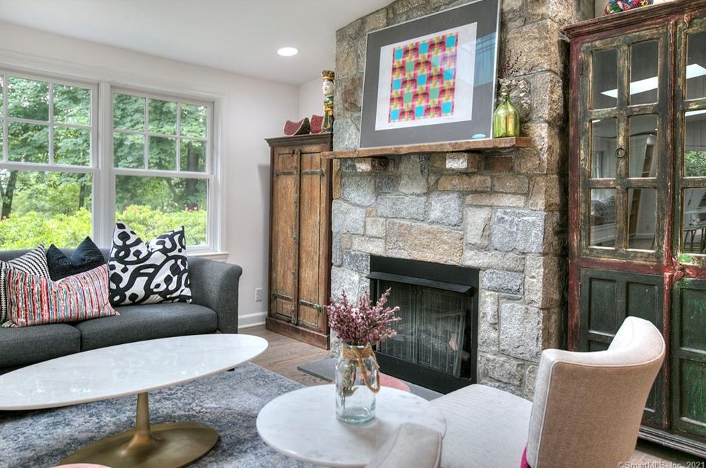 5 Iris Ln, Westport CT  06880-5325 exterior