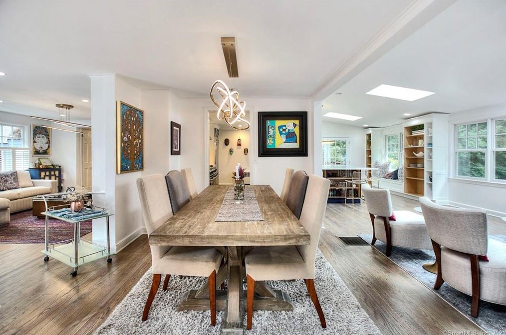 5 Iris Ln, Westport CT  06880-5325 exterior