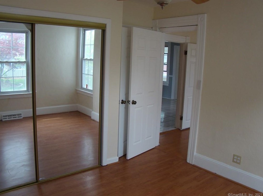 11 Webster St, Hartford CT 06111-5147 exterior