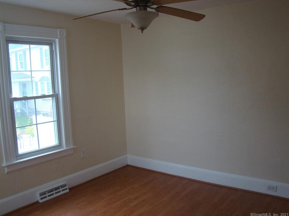 11 Webster St, Hartford CT 06111-5147 exterior