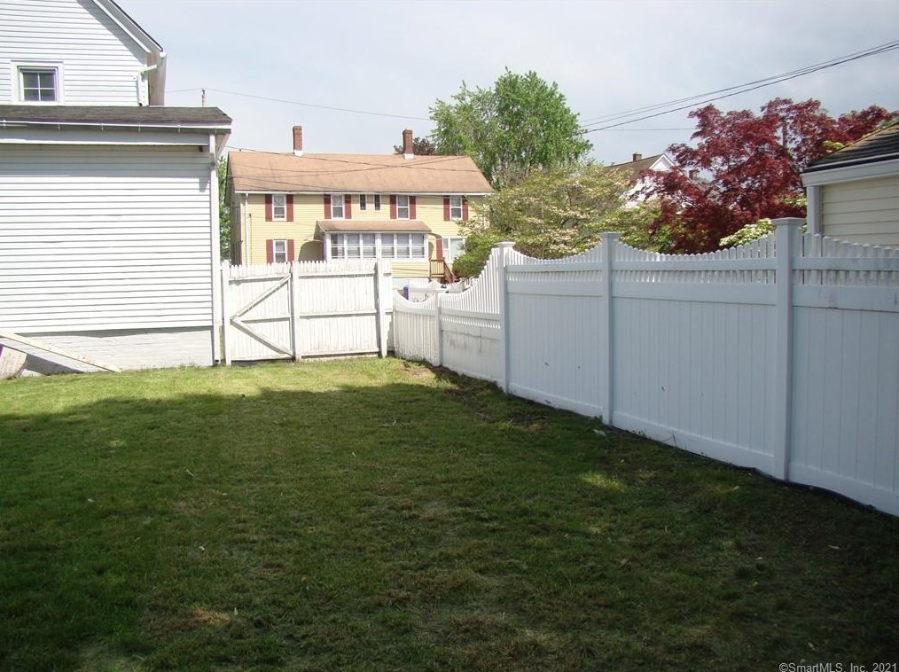 11 Webster St, Hartford CT 06111-5147 exterior