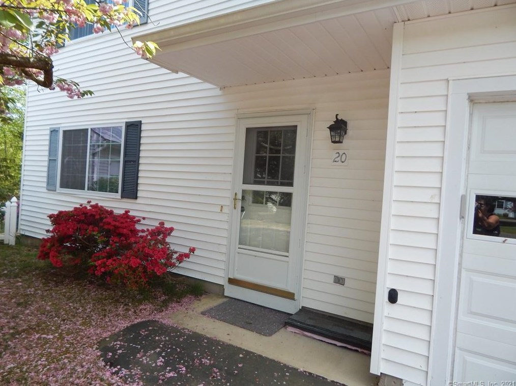 20 Apple Way, Madison CT  06443-3301 exterior
