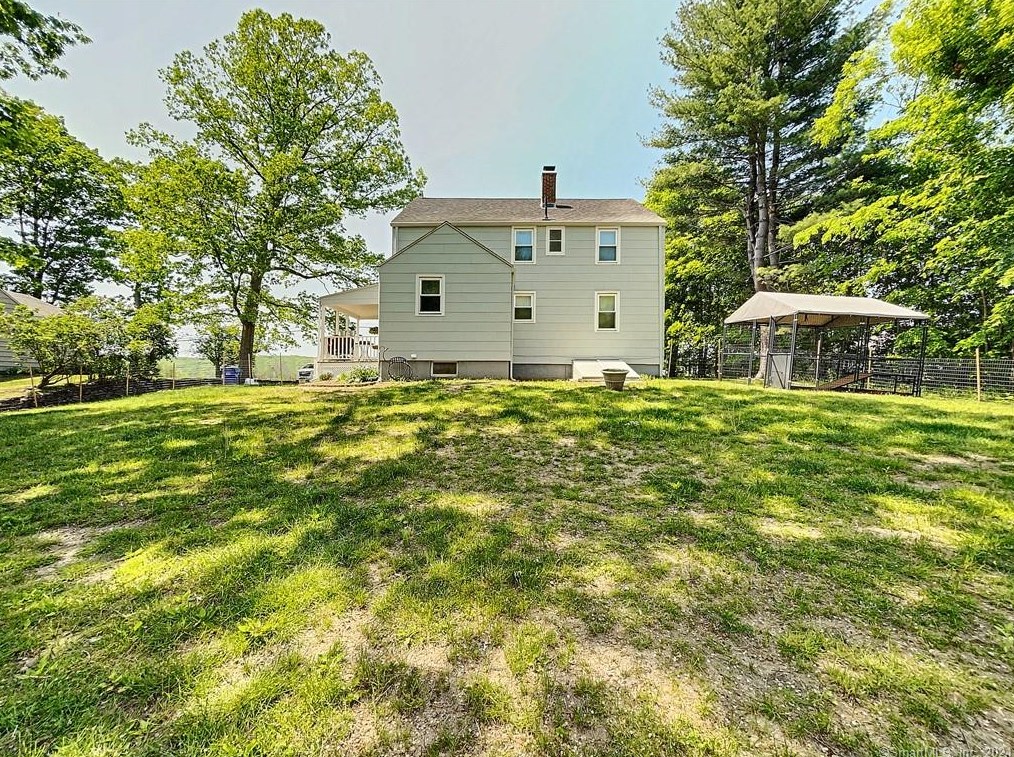 516 Grand St, Suffield CT  06093-3417 exterior
